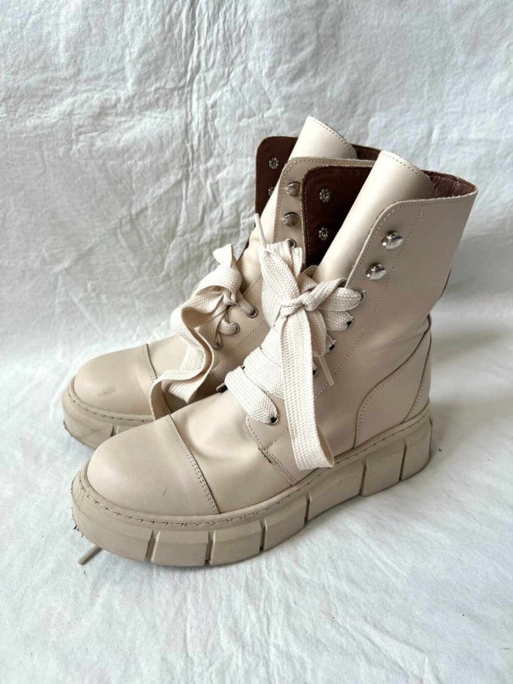 Alohas boots combat Can Can cream beige leather lace up platform lug 38 7 7.5. - Picture 3 of 14